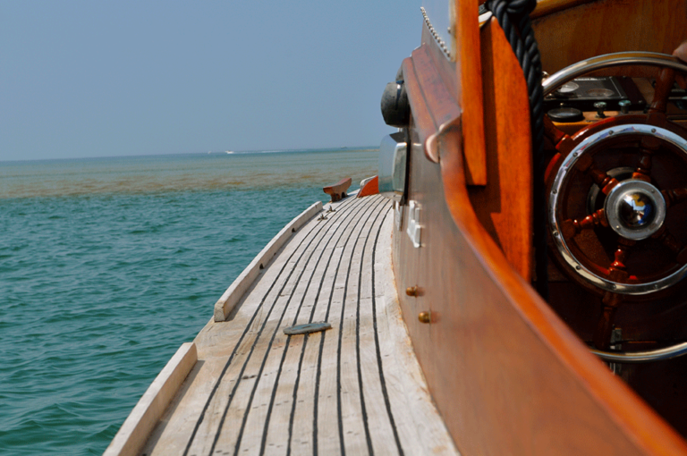 bord pinasse en bois arcachon